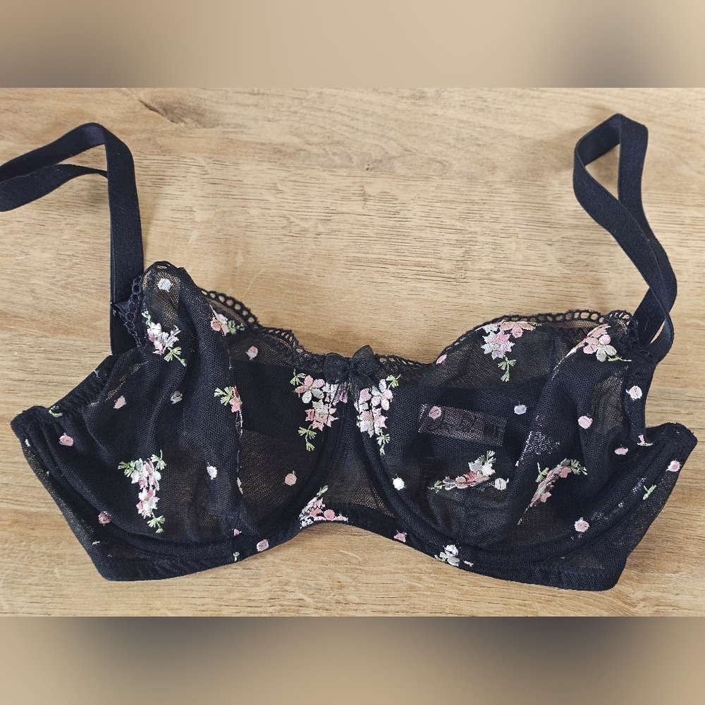 Floral Embroidered Black Mesh Underwire Bra 32DD